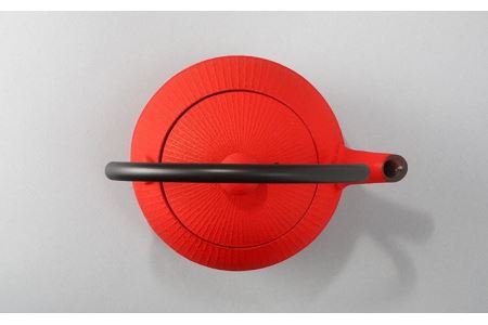 南部鉄器 急須 手まり（レッド） 0.5L 【及春鋳造所 作】 伝統工芸品 キッチン用品 食器 日用品 雑貨[Y0021]