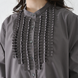 【THE INDUSTRY WORKS】フロントフリルネックブラウス（ディープブラック）・1着　TIW-W038（66-27-BK） レディース ブラウス