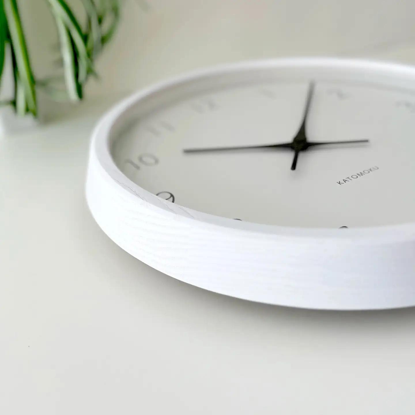 KATOMOKU muku clock 7 ≪km-60WHRCS≫木製掛け時計(ホワイト/SKP電波スイープムーブメント(連続秒針))【R7340】