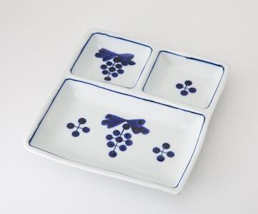 【波佐見焼】手描きの仕切り付きのお皿 藍花 青 【西海陶器】1 208０2｜波佐見焼 陶器