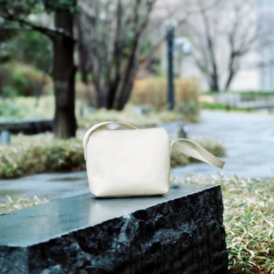 ふるさと納税 香芝市 グラブ革　ボディバッグ　クリーム