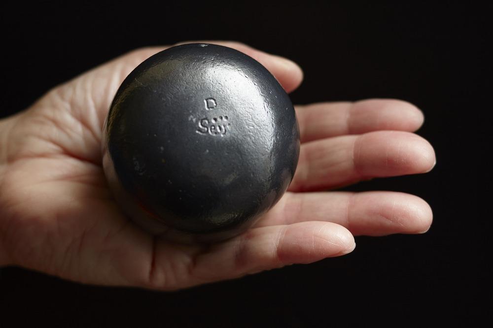 鉄彫刻家　飯田誠二作品　鉄本来の音を楽しむ楽器「Sei」（黒錆色タイプ）