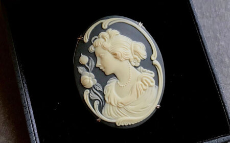 【GRAND CAMEO】　花飾り ブローチ＆ペンダントトップ 大 / アクセサリー 装飾品 ブローチ ペンダント カメオ アンティーク レトロ / 瀬戸市 / 陶華[BBCD007]