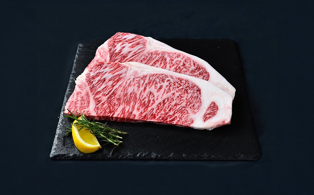 
                  ＜3ヶ月定期便＞A5仙台牛 サーロインステーキ 1.62kg(540g×3回) 登米市産 牛肉 和牛 焼肉 BBQ お肉 にく 宮城県産 国産 贈答用 小分け 頒布会 【杜の都のお肉屋さん むらかみ商店】tm684
                