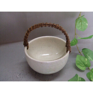 【信楽焼】つる付粉引無地花入れ・花瓶・  花器 nha-044