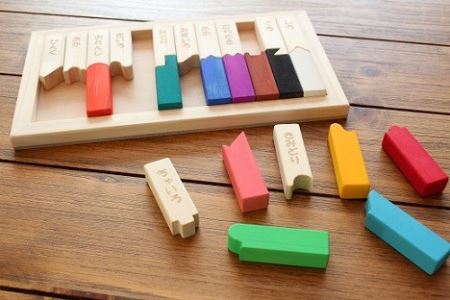 木のおもちゃ　色いろかたち