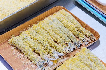 【隔月定期便3回】「魚屋さんの手づくりエビフライ」10尾(400～500g)(H032128)