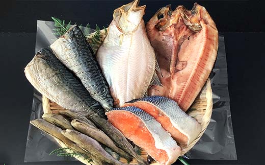 釧路の味 お魚セット（からまつ） 海鮮干物5種セット ほっけ 宗八かれい さば 鮭さけ 切り身 海鮮セット 海鮮 魚 干物 ギフト F4F-8289