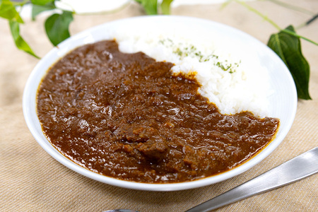 オーストリッチカレー 5パック カレー ダチョウ肉 使用 高たんぱく 低脂肪 低カロリー 鉄分 豊富 ダチョウ ヘルシー 常温保存 レトルト レトルトカレー カレーライス ダイエット 筋トレ 保存食 