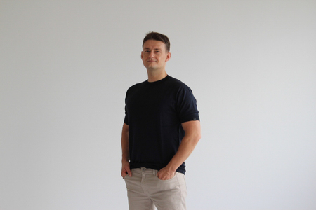 究極の贅沢シルク100%洗えるメンズ半袖Vガゼットクルーネックニットウェア ネイビーLサイズ メンズ 有限会社アスリート