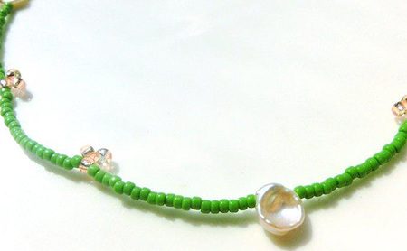 peace necklace -green & pearl- ネックレス アクセサリー 1個【シンプル グリーン ピンク パール ビーズ 可愛い ハンドメイド 手作り  職人 上品 大人な雰囲気 ギフ