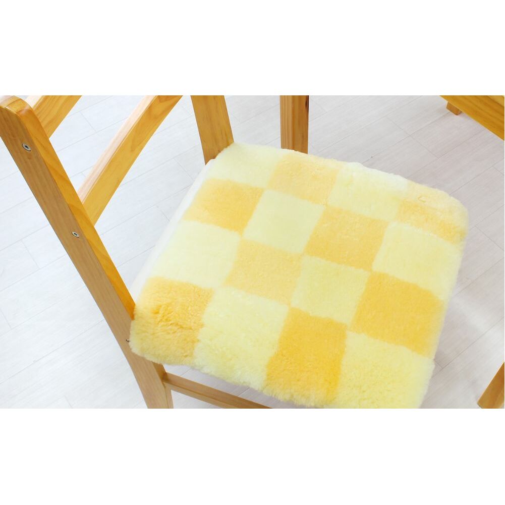 奈良 (株)マスダ製 ムートン座布団 チェック柄 イエロー 40cm×40cm／ ムートン 羊毛皮 羊毛 スプリングラム 100％使用 座布団 ラグ インテリア オールシーズン 通年 贈り物 プレゼン