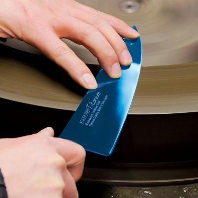 ふるさと納税 関市 【霞 KASUMI】チタンコーティング 三徳包丁【最長6ヶ月を目安に配送】 |  | 01