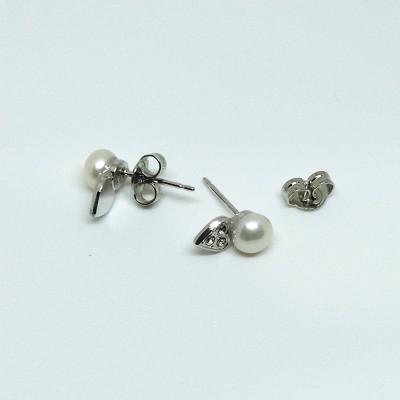 ふるさと納税 伊勢市 真珠ピアス・ハート(淡水本真珠・ボタン) 2001 |  | 02