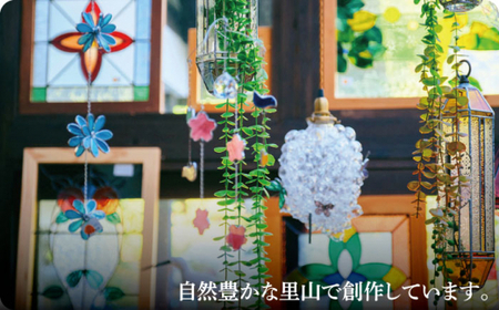 【ステンドグラスのある暮らし】花てまり ミモザ（ペンダントランプ）＜ウェーブGグラス工房＞那珂川市 ステンドグラス インテリア ランプ  158000 158000円 [GAW011]