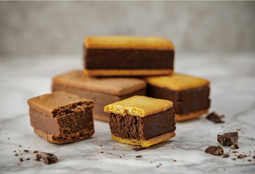 【ふるさと納税】トップス　クッキーサンド〈ミルク37％・スイート62％〉10個入り【目黒工場製造】