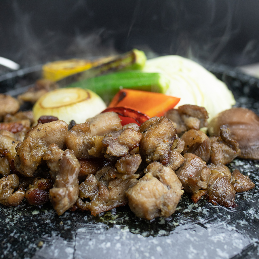 けい樂亭　国産種鶏を特製スパイスで仕上げた「とっぴん」