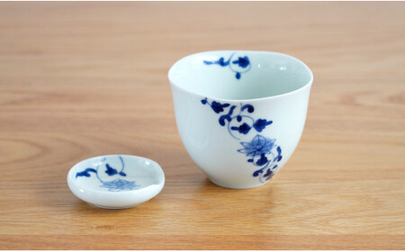 有田焼 ゆらり和カップ＆豆皿セット/帯花唐草【藍土】 フリーカップ おしゃれ 贈り物 ギフト ef011