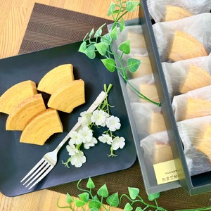 緑の一番星たっぷり♪卵屋ばうむ(ホール)とたまごジャムセット バウムクーヘン ジャム たまご セット 贈答 土産 青森県 三戸町 AR-25-004