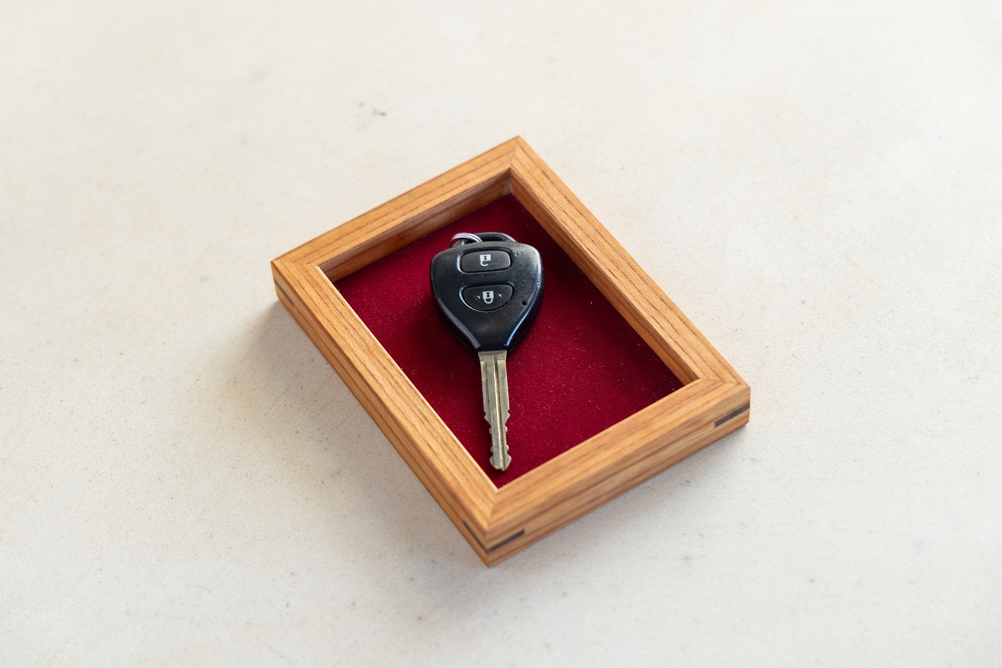 
            千葉県有害鳥獣捕獲協力隊　木とキョン革のトレイSサイズ1個　　　　　　　　　　　　　　　　　　　　　　　　　　　　　　　　　　　　　　　　※こちらの返礼品では、希望する寄附金の使い道を、千葉県有害鳥獣捕獲協力隊支援隊員とみなさせていただきます。
          