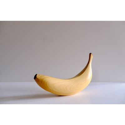 【ふるさと納税】木工yamagen　Banana　【 インテリア 木 バナナ カヤ 削り クリアオイル 無垢 リアル おしゃれ 置物 飾り】　お届け：受注生産のためお届けまでに2週間ほどかかります。