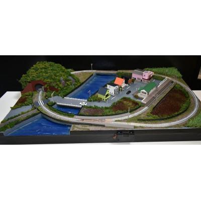 ふるさと納税 南箕輪村 【Nゲージ】1/150　鉄道ジオラマレイアウト単線 90×60cm 引込駅(照明付き)ポイント手動