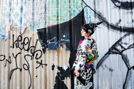 （Lサイズ）新進気鋭の着物デザイナー・重宗玉緒プレタ着物「鳩柄小紋(黒)」