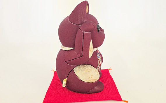 木目込人形（招き猫・特大 アルファーズ） ／ まねきねこ 猫 飾り物 人形 置物 ちりめん 伝統工芸 縁起 開運招福 千客万来 商売繁盛 金運 インテリア プレゼント 雑貨 可愛い 柿沼東光 クールジ