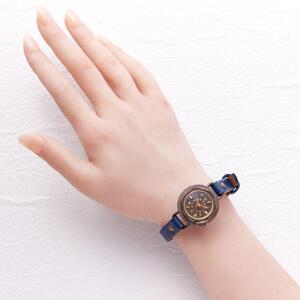 ナチュラルウッド「ウォールナット」と八角形文字盤のデザイン腕時計　Sサイズ　ベルトカラー：茄子紺　WB007S-W4茄子紺