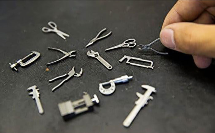 ミニチュア 工具 小さくても本物のように動く マイクロツールセット 広島県福山市/株式会社キャステム 名刺入れ アルミケース ツール ミニ  小型 [BACE007]