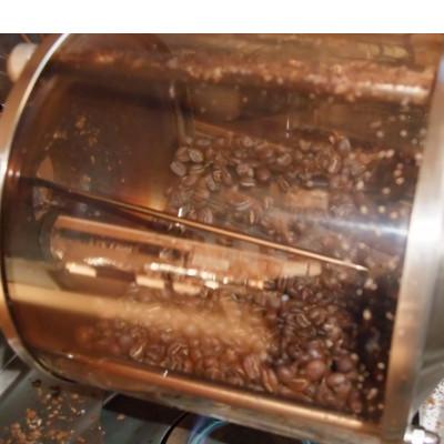 ふるさと納税 美作市 ウガンダ産　栽培期間中農薬不使用・無施肥のコーヒー　自家焙煎/中深煎り《豆》100g×2 |  | 02