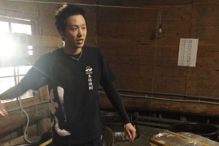 老舗蔵元 吉永酒造の「利八」3種飲み比べセット ロックグラス付(吉永酒造/028-1348) 焼酎 芋 さつまいも 酒 アルコール 蔵 特選 酒造 鹿児島 ジョイホワイト 白 黒 グラス セット フォ