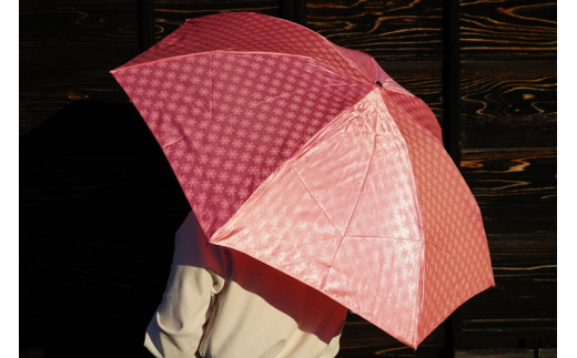 雪華模様の折り畳み傘（サイズ55cm）カラー：ピンク | 傘 かさ 折りたたみ傘 55センチ 雨具 メンズ レディース 兼用 雪の結晶 ピンク おしゃれ かわいい 雨 梅雨 贈答 贈り物 プレゼント 父の日 母の日 お中元 お歳暮 御歳暮 茨城県 古河市 _BL04