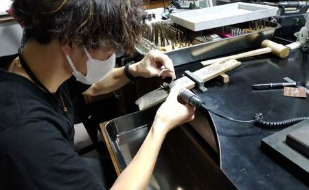 彫金 刻印 バングル 石付き 制作 体験 コース 1名 FABBRICA OSAWA ／ 体験チケット