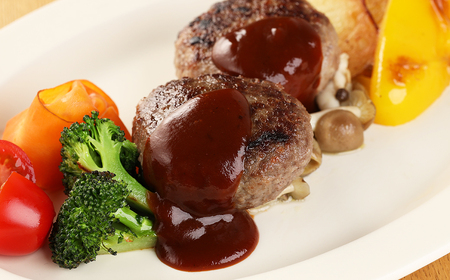 【父の日までにお届け（6月17日～19日発送）】飛騨牛串焼き・飛騨牛ハンバーグセット（牛串 10本・ハンバーグ 100g×2個）【22-33f】