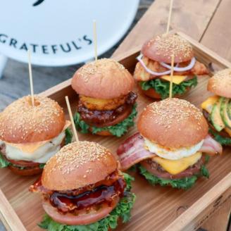 CAMPING with GRATEFUL'S【3名分】《 惣菜 ハンバーガー バーガー チーズ セット 手作りキット グルメ キャンプ飯 》