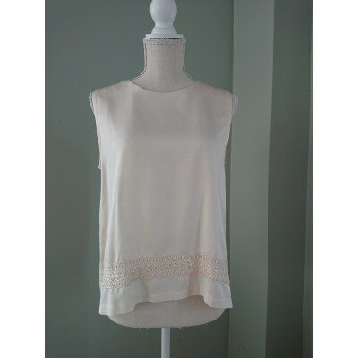 【ふるさと納税】丹後シルク　ノースリーブブラウス白(生成)　シルクレース付　ウォッシャブル　【1645214】