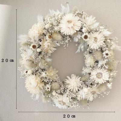 ふるさと納税 茅野市 信州八ヶ岳の麓から贈るドライフラワーリースS(ホワイト) |  | 01