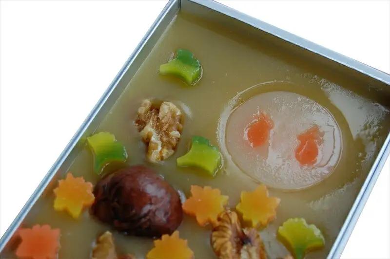 【秋の紅葉と満月に浮かぶうさぎ。絵画のような“進化系ネオ和菓子”】“安納芋”の芋羊羹「錦秋の月」 創業昭和10年 小田原 伊勢屋〈出荷時期:2025年10月1日～2025年11月30日〉【 和菓子店 