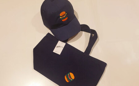 ネイビーバーガー刺繍キャップ＆ネイビーバーガートートバッグ　【有限会社エムシーハウス】[AKAP022]