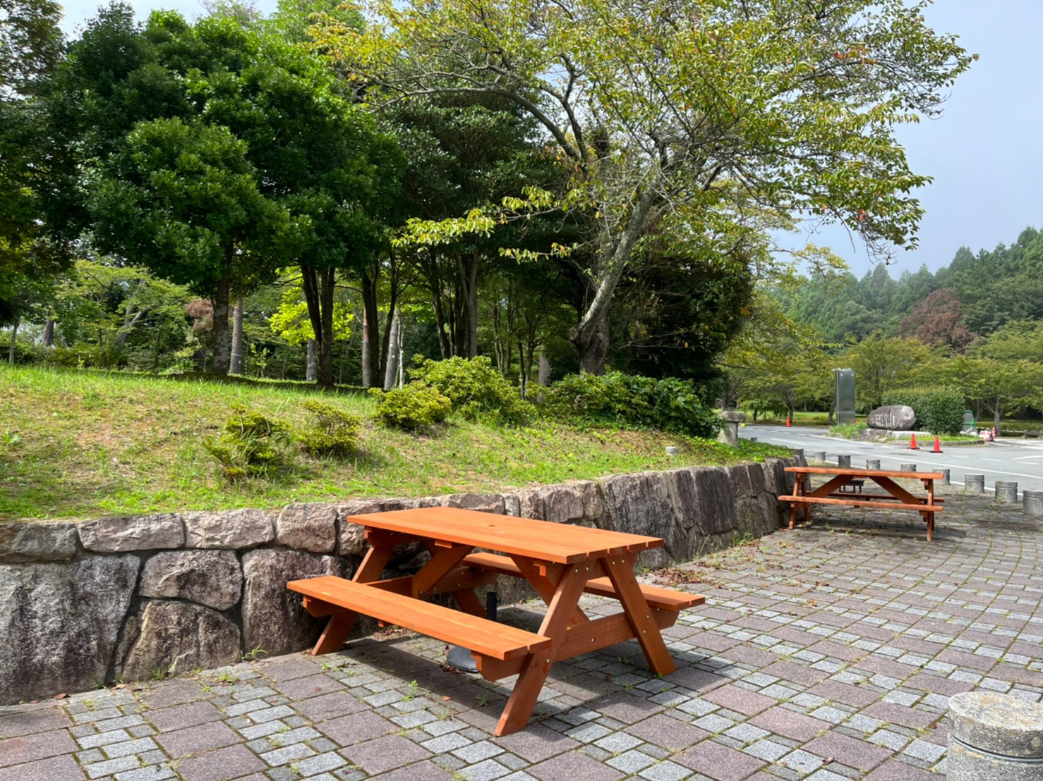 青空の下で食べるジェラートは絶品！（天神岬スポーツ公園内）