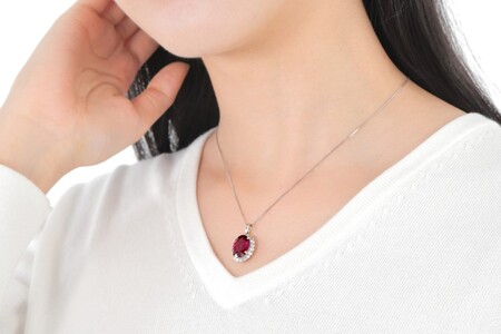【一点もの】ロードライトガーネット（6.61ct）ダイヤモンドプラチナペンダント　R86　K05142-H