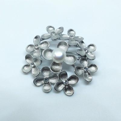 ふるさと納税 伊勢市 ブローチ・フラワー(A)(淡水本真珠・ボタン) 1982 |  | 01