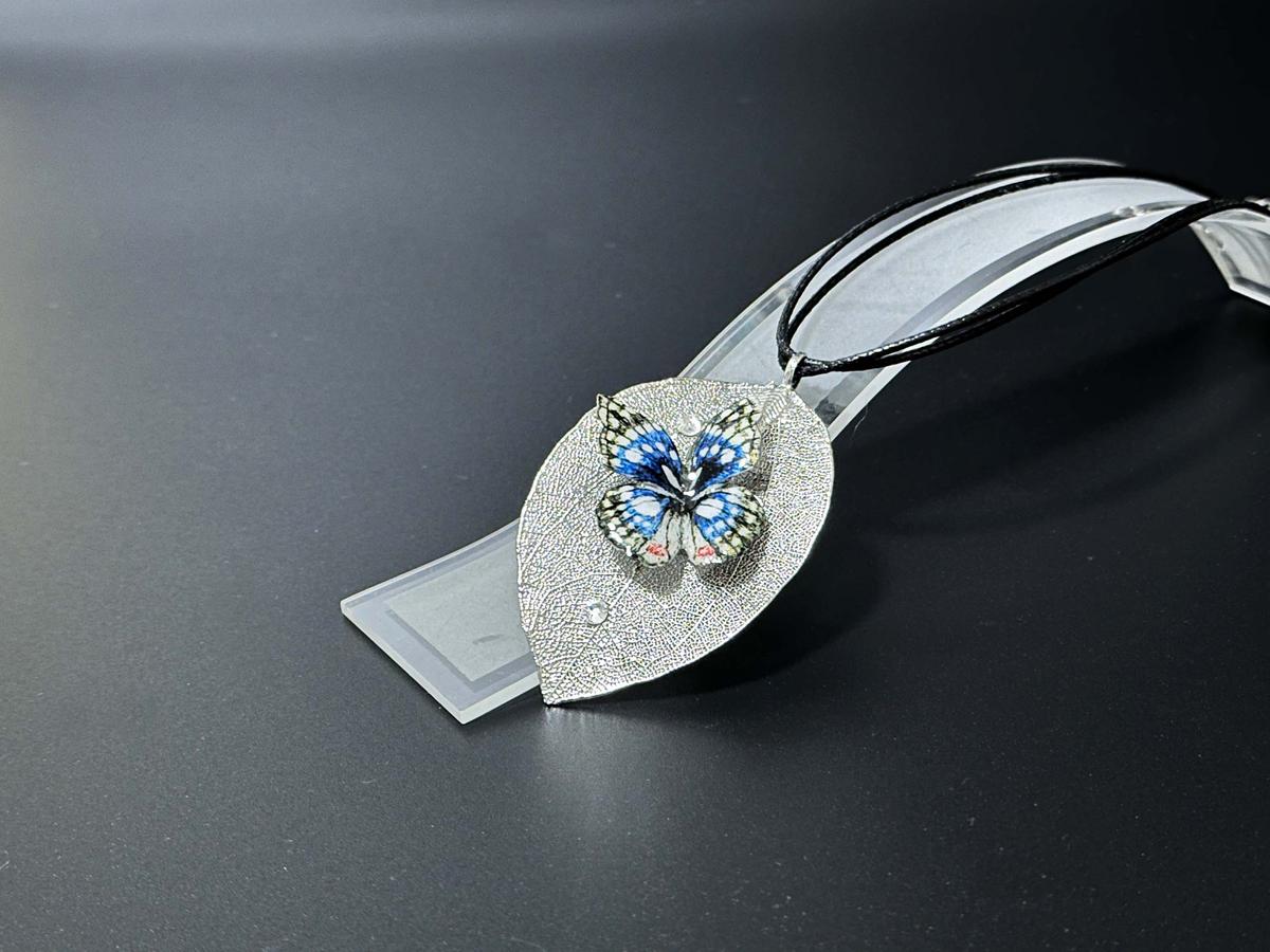 オオムラサキ蝶ブローチ＆ネックレストップ