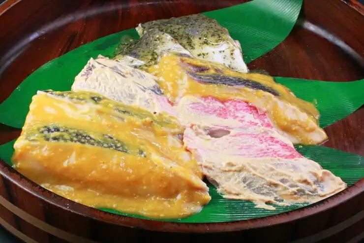【寄附額見直しました！】【水産事業者を応援しよう！】高級魚を食卓に。小田原で穫れる人気の2種類 まさに”いいとこどり”したセットに。小田原海鮮漬　いいとこどりセット(西京漬・粕漬　2種各2枚入)【惣菜