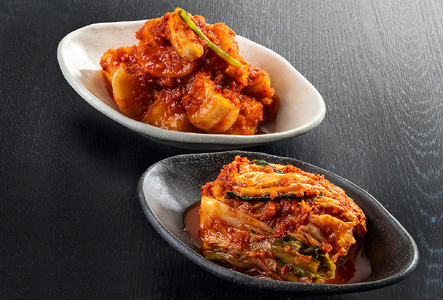 【焼肉三千里】白菜キムチ（500ｇ）カクテキ（500ｇ）　計1kg 【kt040-001】 漬物 食品 ｾｯﾄ 食べ比べ 発酵食品