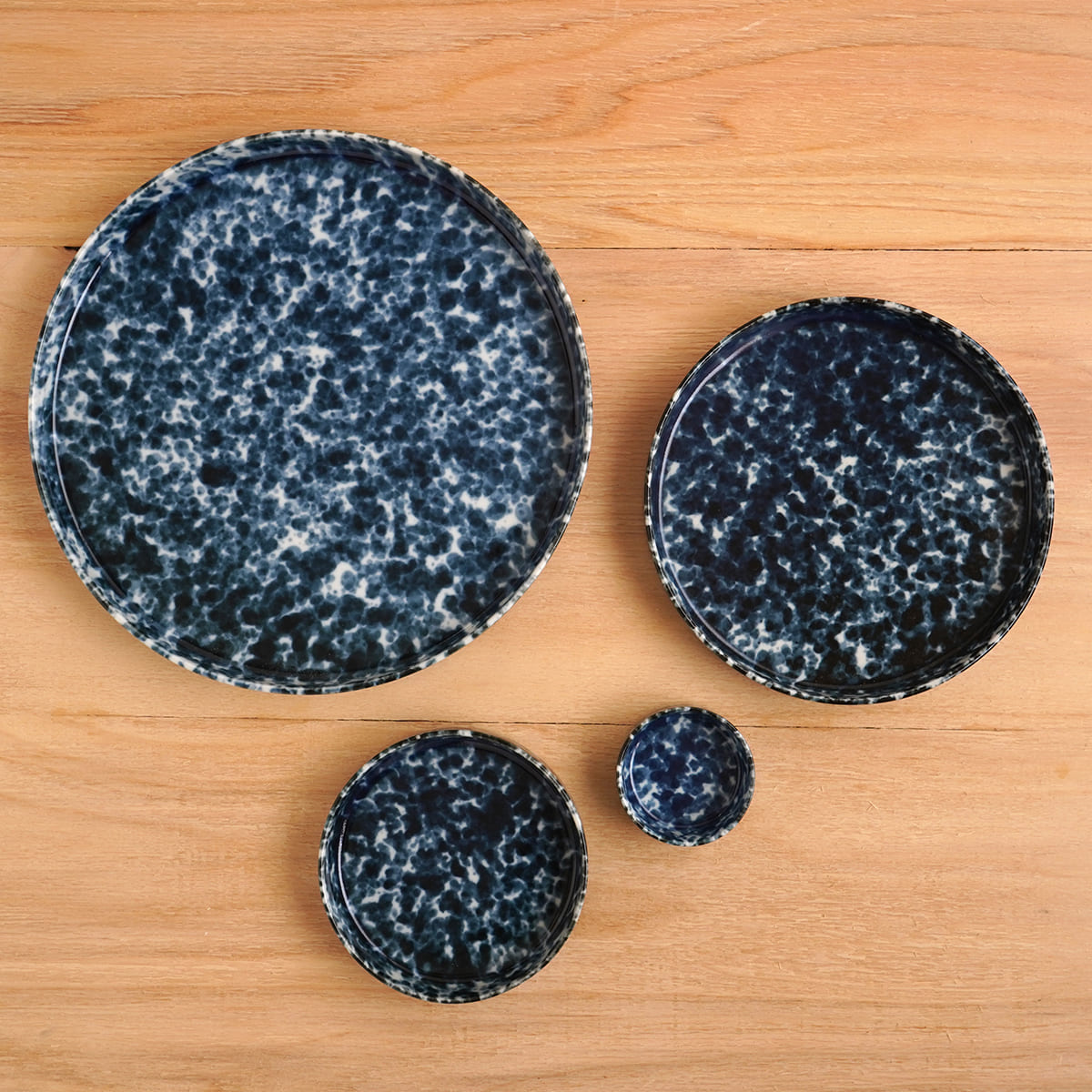 【ふるさと納税】 有田焼 呉須うのふ バーチカルプレート 4枚セット 直径21cm 15.5cm 10cm 小鉢5cm 【マルシゲ陶器】 食器 プレート おしゃれ 和食器 陶磁器 皿 青 ブルー 伝統工芸 ギフト パーティ用 食洗機対応 電子レンジ対応 皿セット ex003