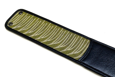 AI003　ウージ染め手染め三線胴巻き（ザワワてぃーがー）