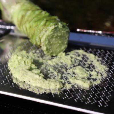 ふるさと納税 遠野市 【生産者直送】宮守特産わさび(生) 200g(3〜4本) |  | 01