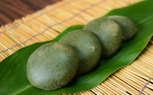 【鹿児島の郷土菓子】手摘み よもぎ餅 4個×5袋 計20個 よもぎもち お餅 手作り 和菓子 餅菓子 お菓子 スイーツ 小分け お取り寄せ 大浦町農産加工組合 南さつま市